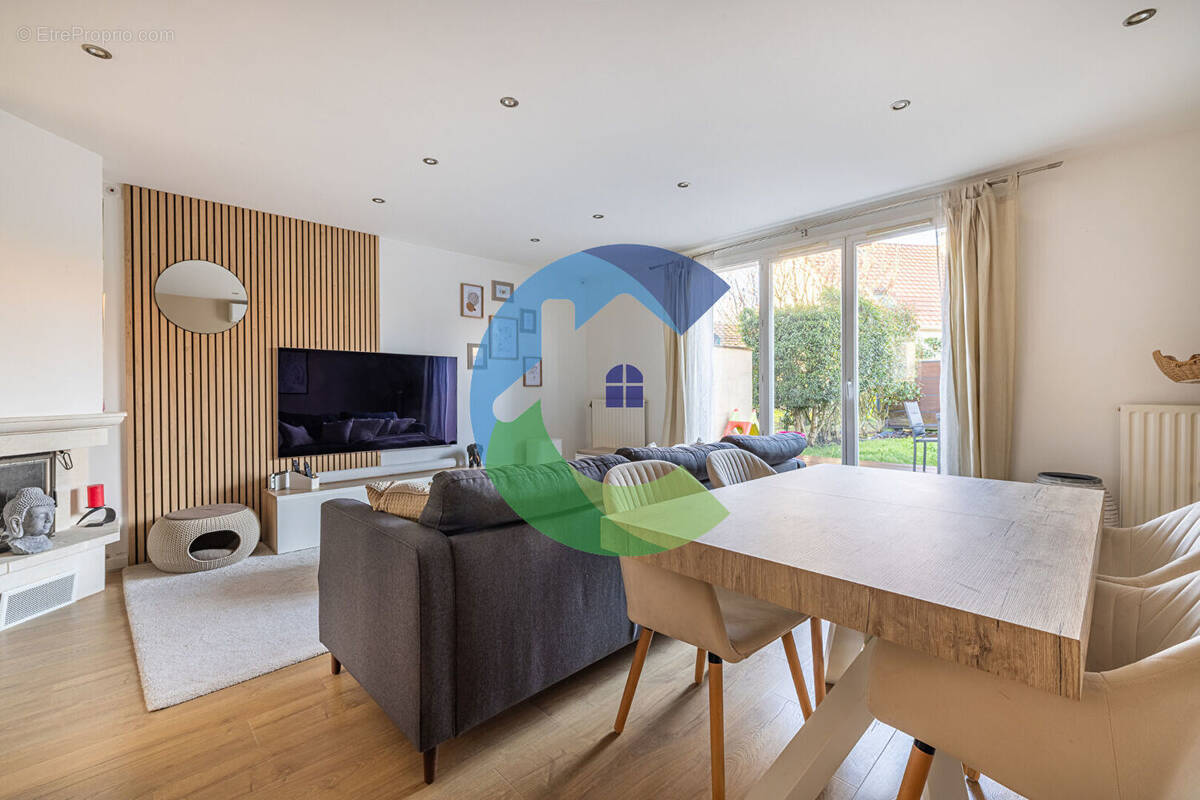 Maison à BALLAINVILLIERS