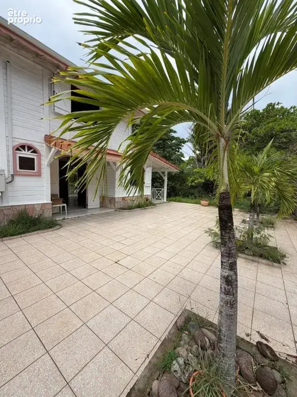 Magnifique maison créole F4 en bois rouge à 2 minutes de la mer - photo 9
