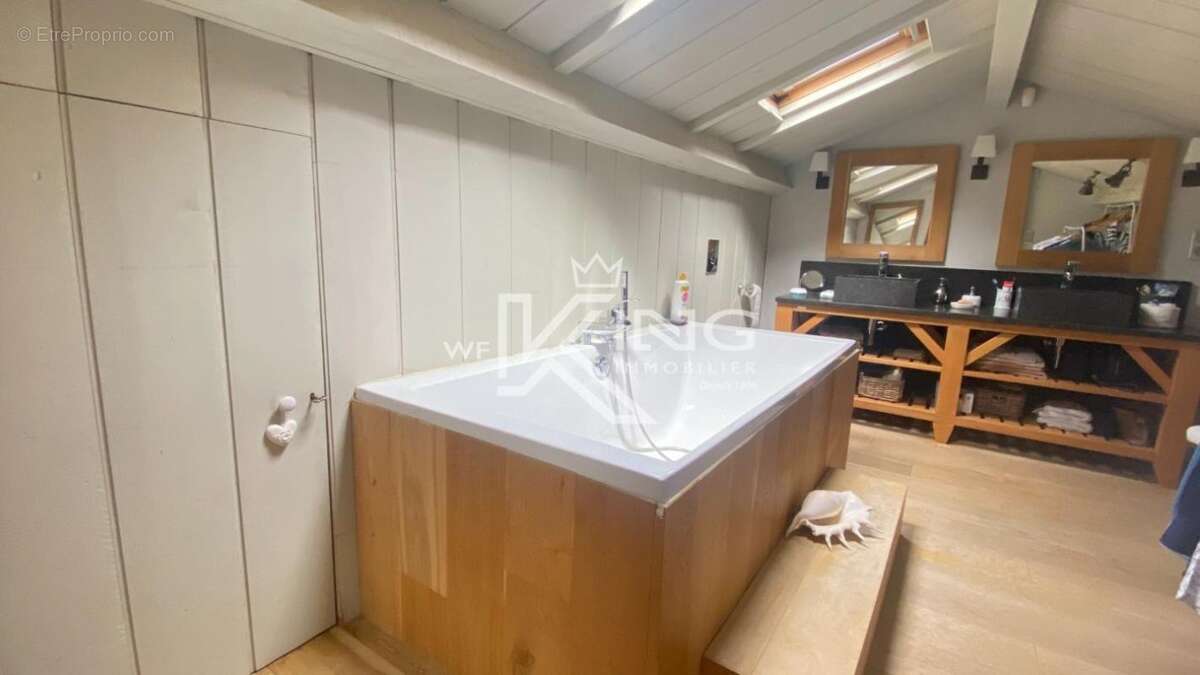 Sainte Maxime Villa T3 avec logement T2 indépendant sur 2168 m² de terrain - photo 13