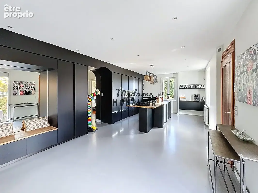 Maison 9 pièces 197 m² à vendre à Bourgoin-Jallieu (38300) - photo 4