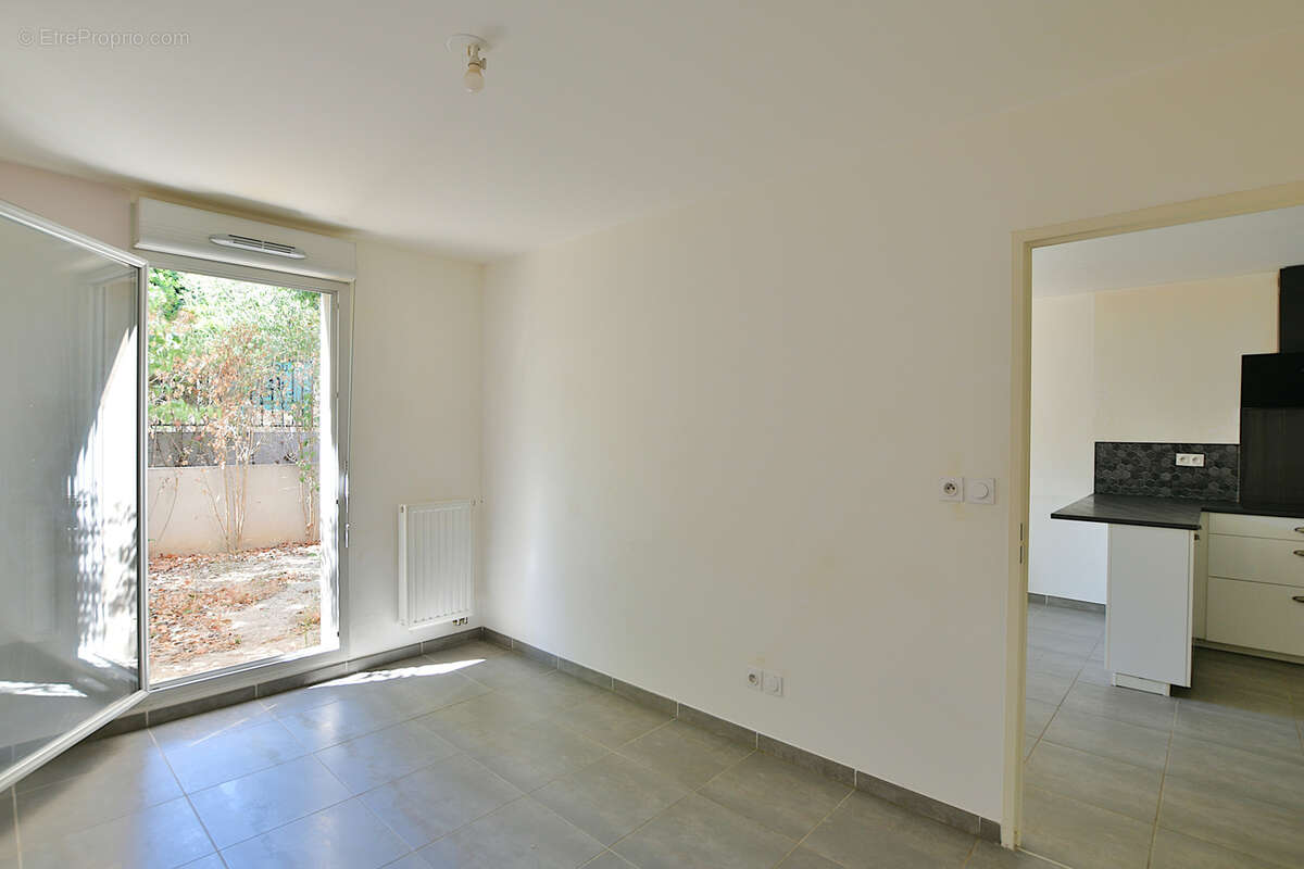 T2 rez de jardin toulon est - photo 5