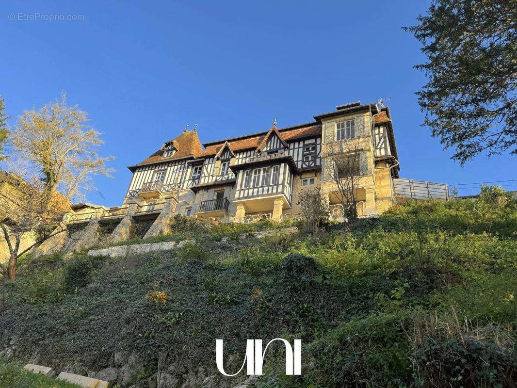 Maison à FLEURY-SUR-ORNE