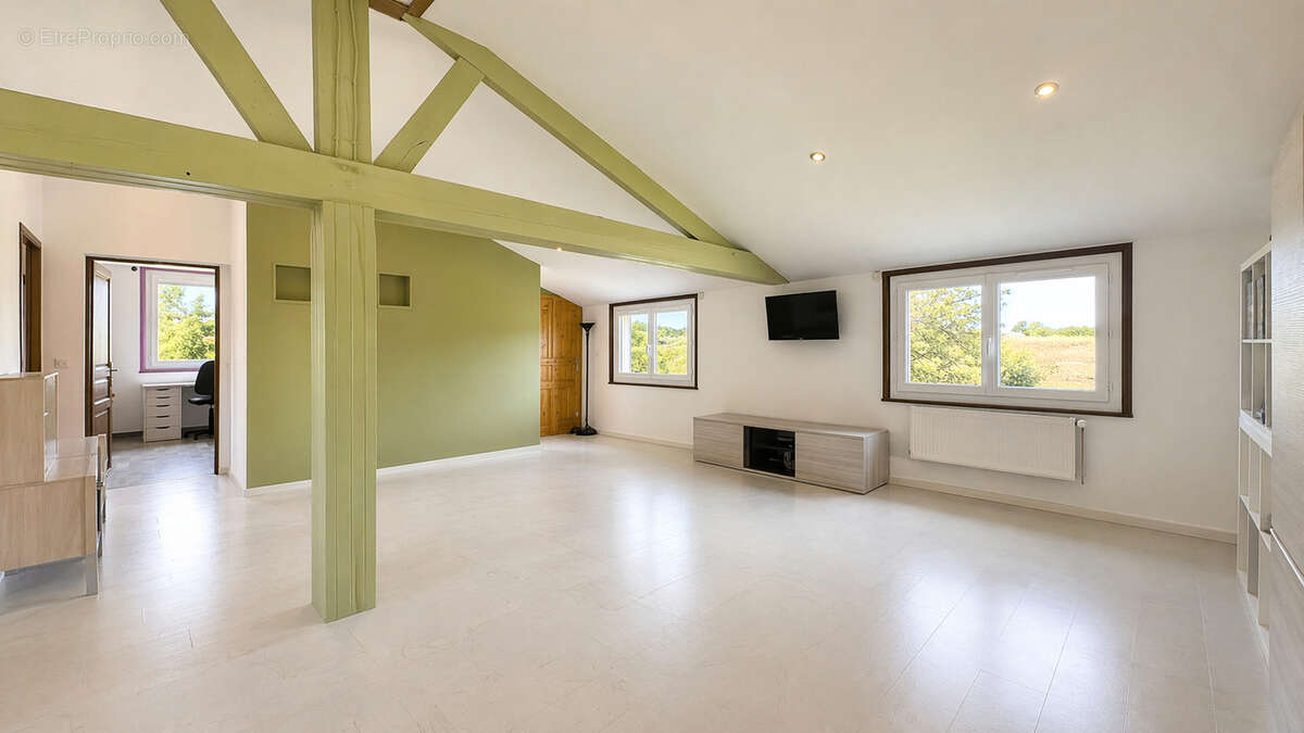 Maison à SAINT-ARNOULT-DES-BOIS