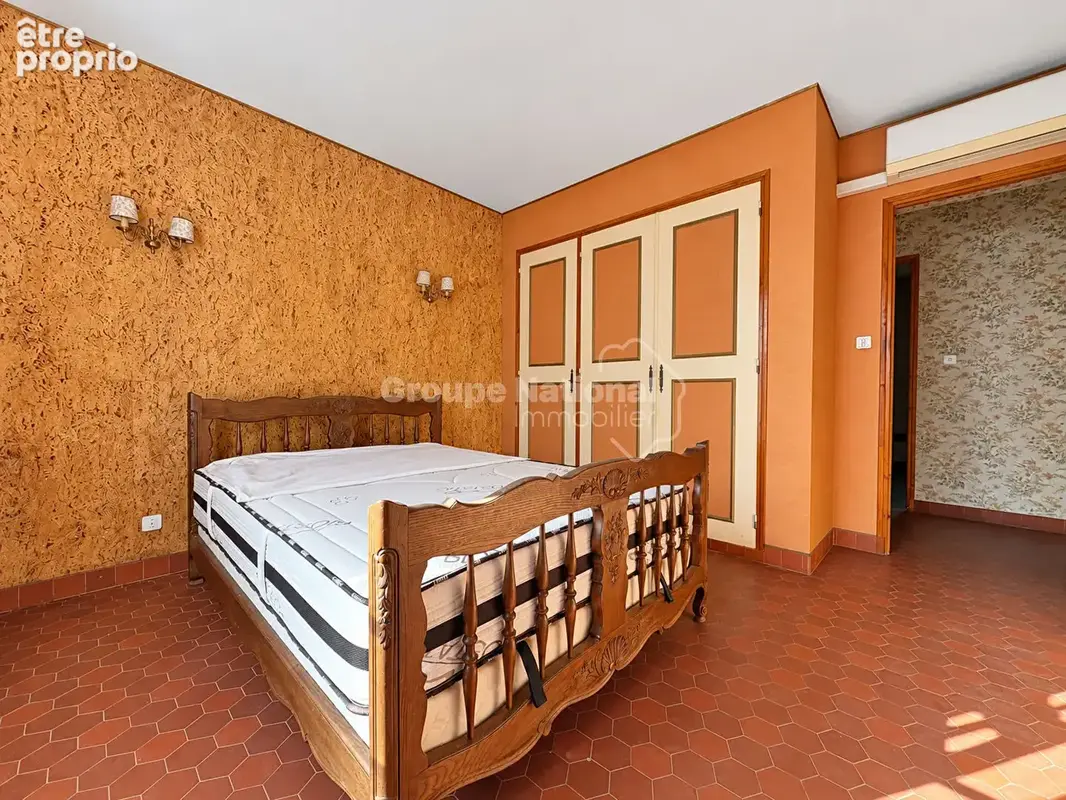 Maison de caractère de 136 m² - 3 chambres - Terrain de 1 862 m²  - Pélissanne - photo 12