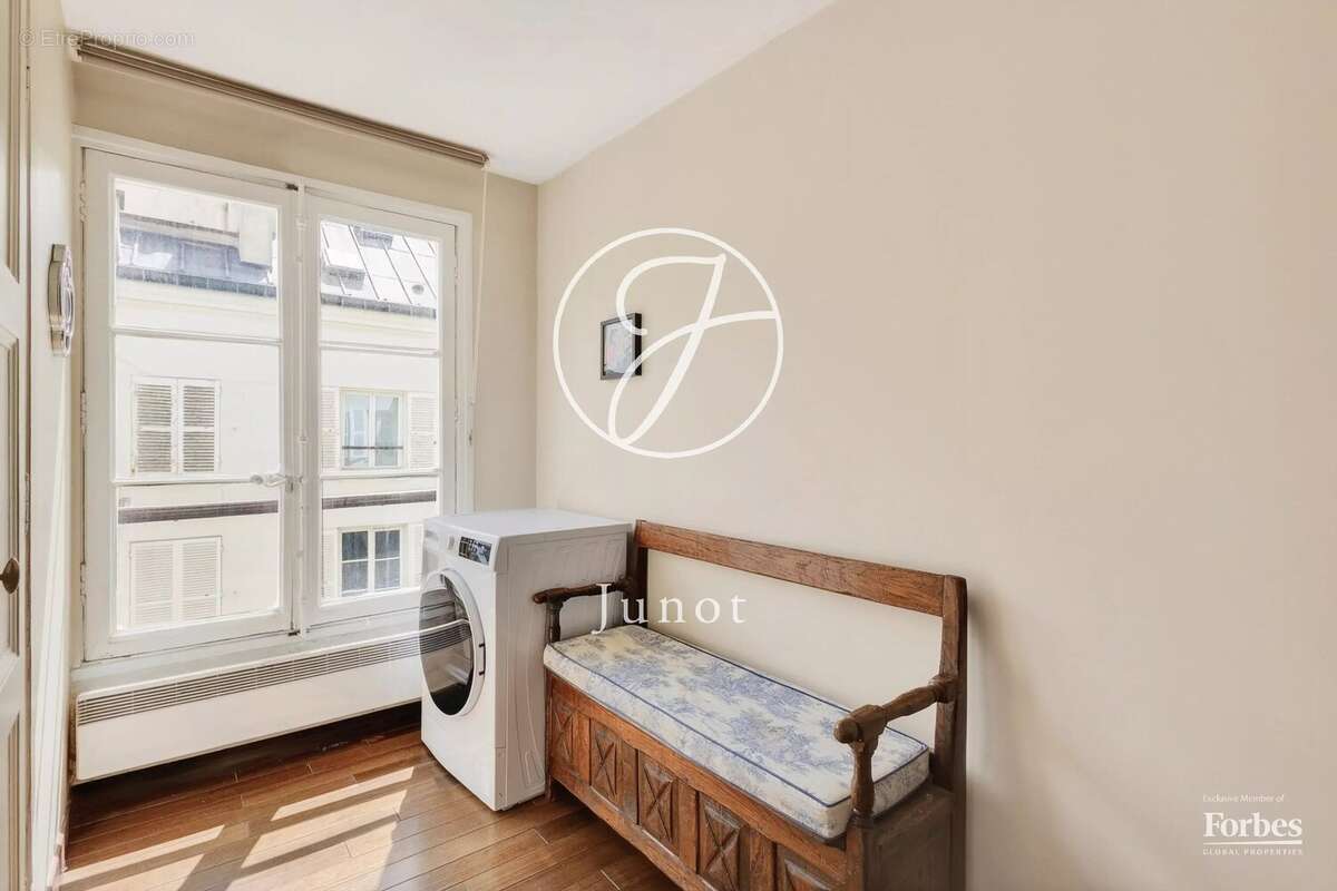 Paris 1er - SAINT-HONORÉ - Appartement à vendre - 2 pièces - 39,46m² Carrez - 1 chambre - photo 8