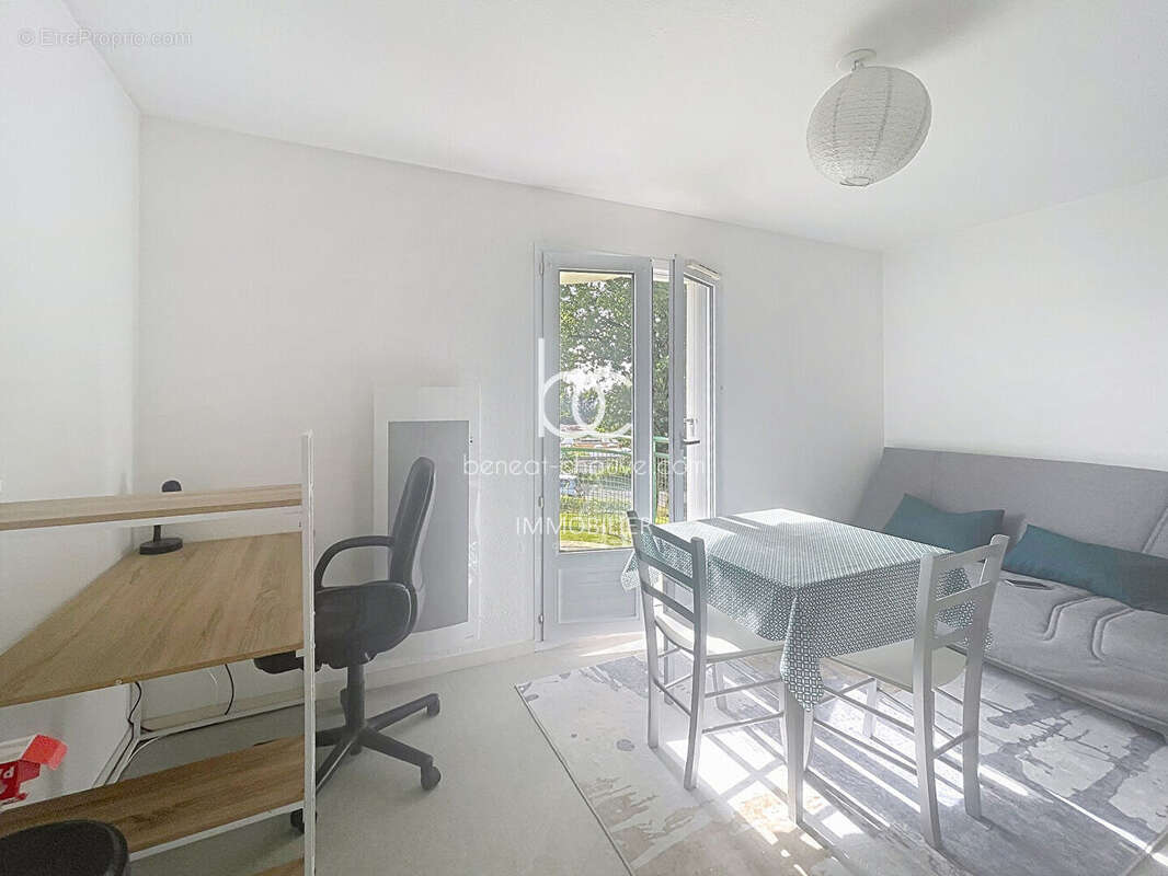 Vannes Pompidou : Studio Meublé avec Balcon et Parking - photo 2