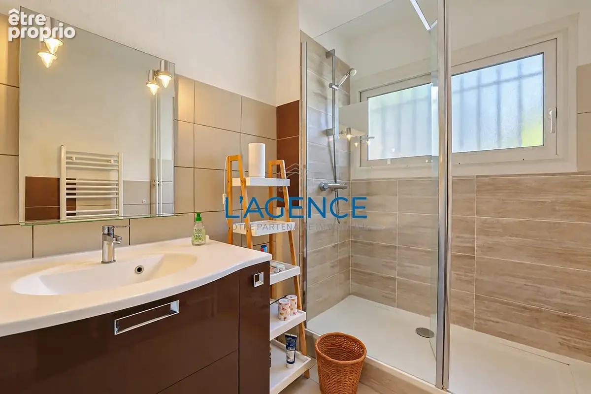 Hyères   appartement t3 de 68 m2 avec jardin privatif de 80 m2 et parkin - photo 10