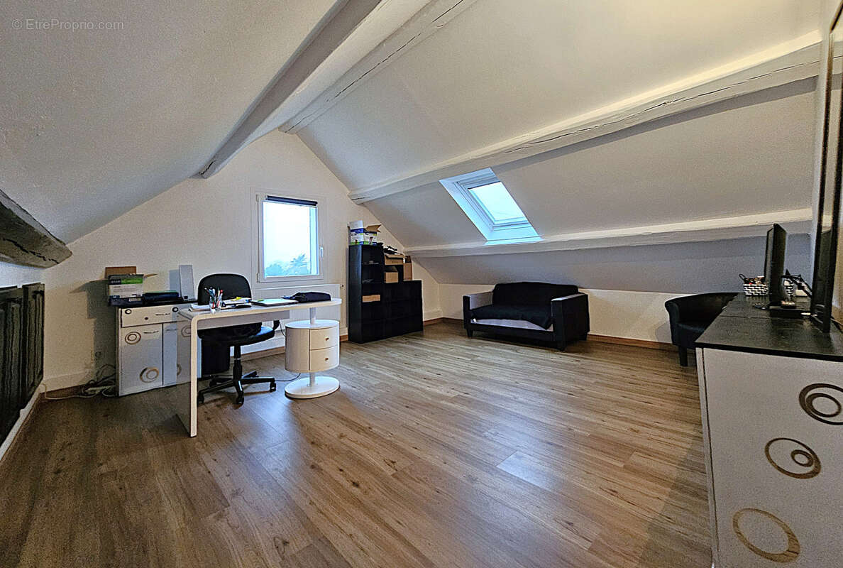 Maison à CRECY-LA-CHAPELLE