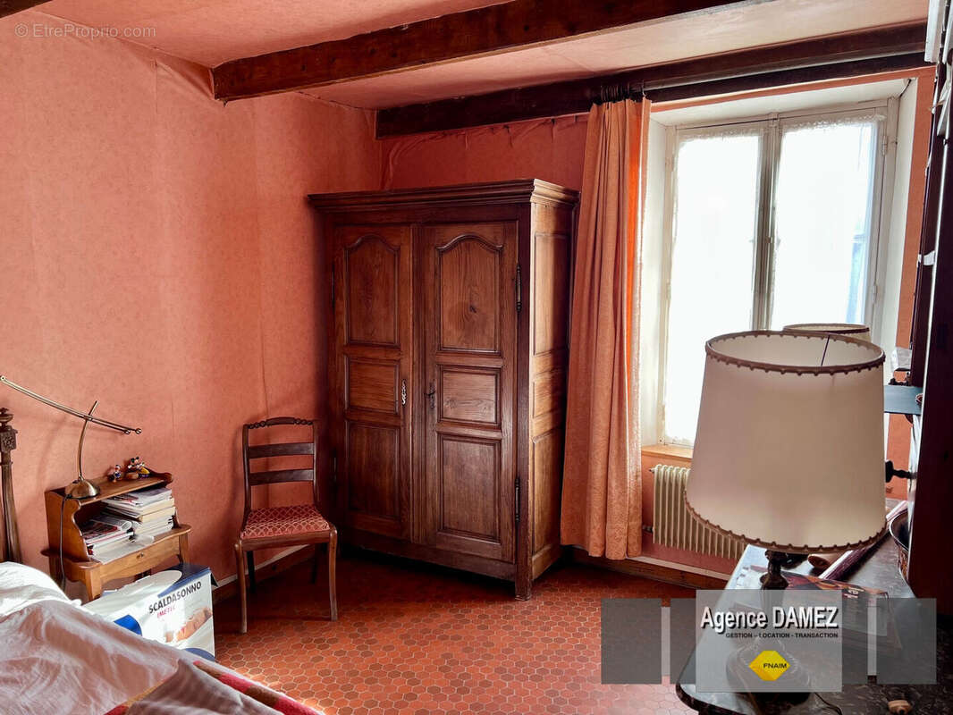 Maison à LES GRANGES-LE-ROI