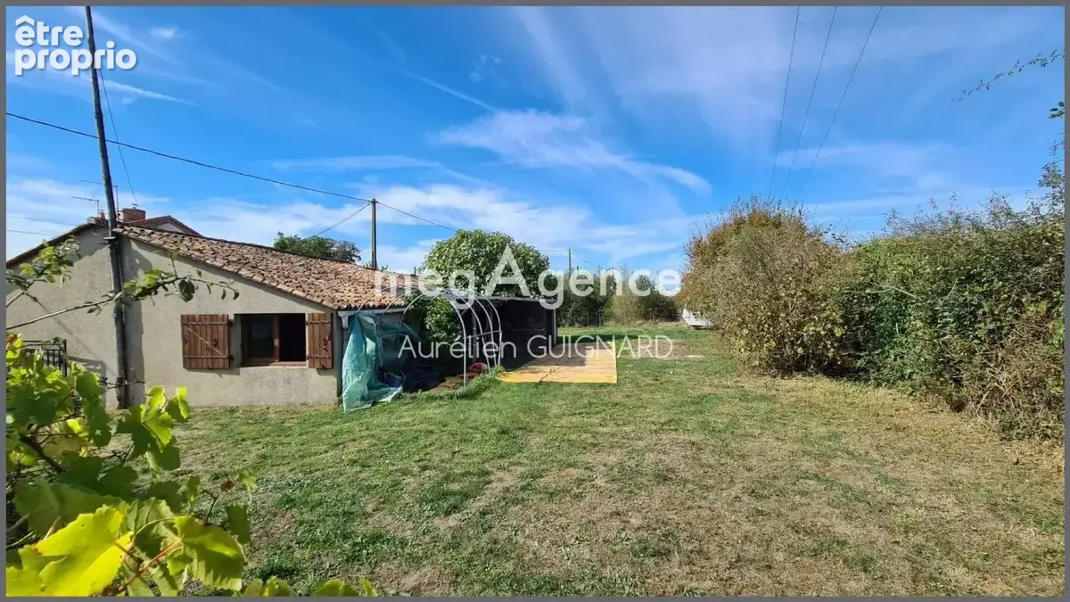 3 chambres, 1 dépendance offant un bel espace en pelouse avec une mare - photo 15