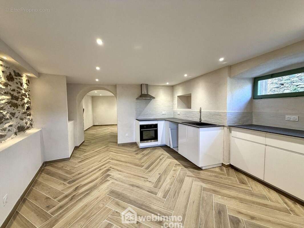 Une cuisine de 15 m2 - Maison à ORTIPORIO