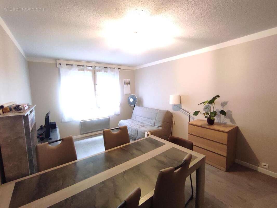   - Appartement à VILLEURBANNE