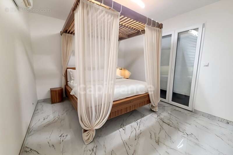 Maison à SAINT-JEAN-D'ANGELY