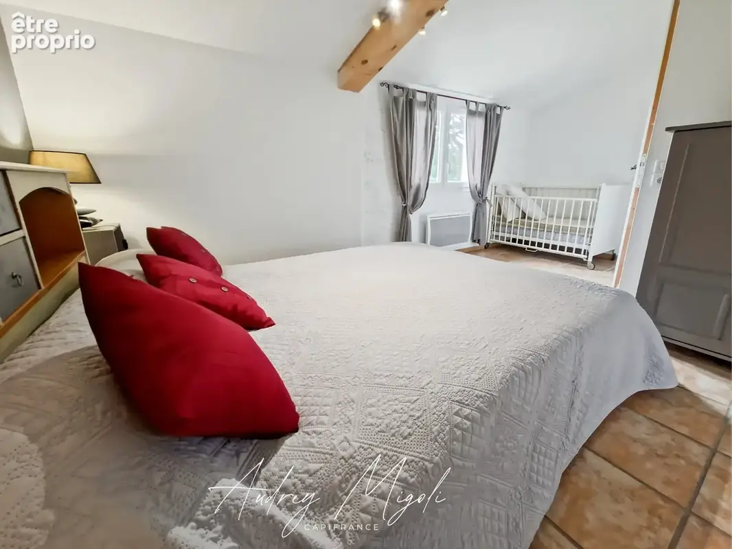 Propriété en pierre avec maison, gîte, 245m², 7 chambres, piscine, 300m² de dépendances, parc de 2,5 hectares - photo 29