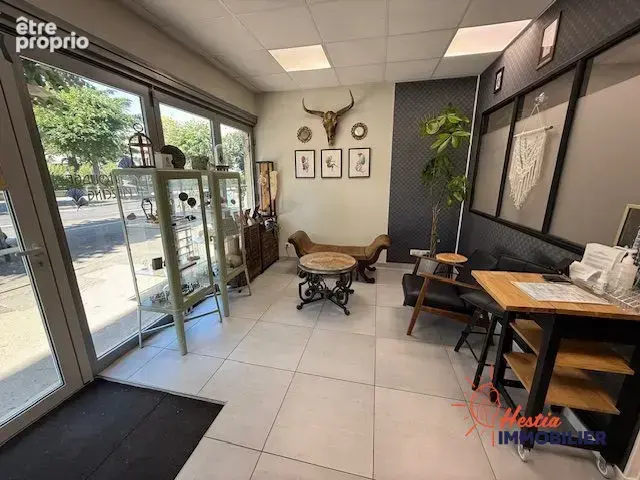 Local commercial 55 m² à vendre à Reims - Secteur Clemencea - photo 2