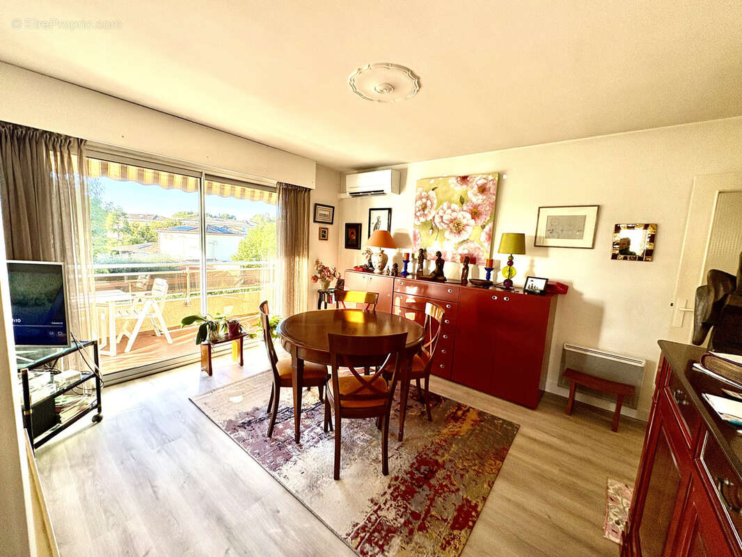 Appartement à SIX-FOURS-LES-PLAGES