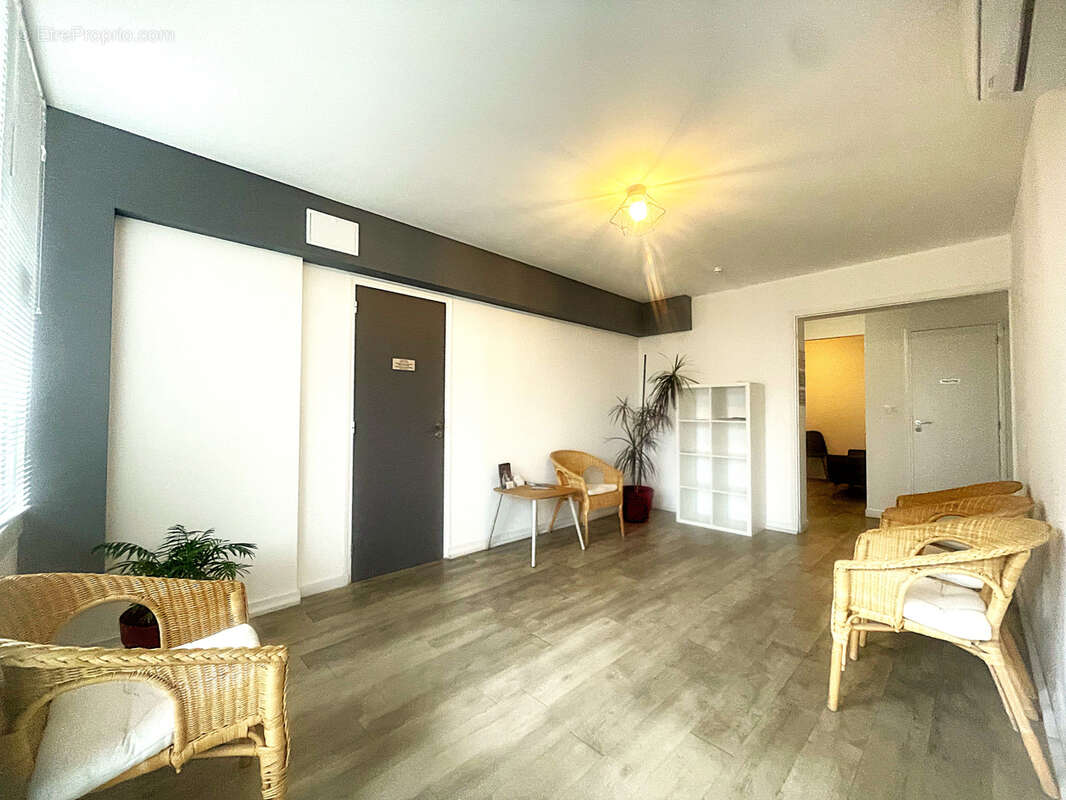 Commerce à MARSEILLE-9E