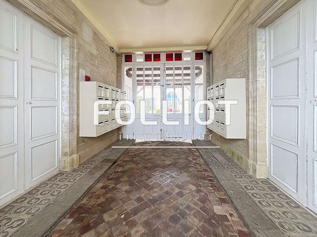 Achat / vente cave  30 m2 à luc sur mer - photo 3