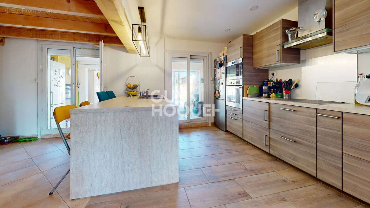 Maison à MORIERES-LES-AVIGNON