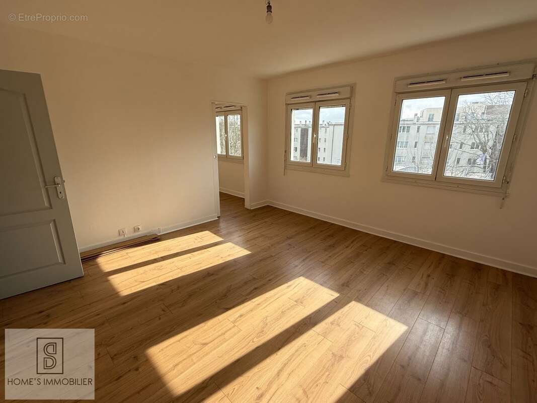Appartement à LE BLANC-MESNIL