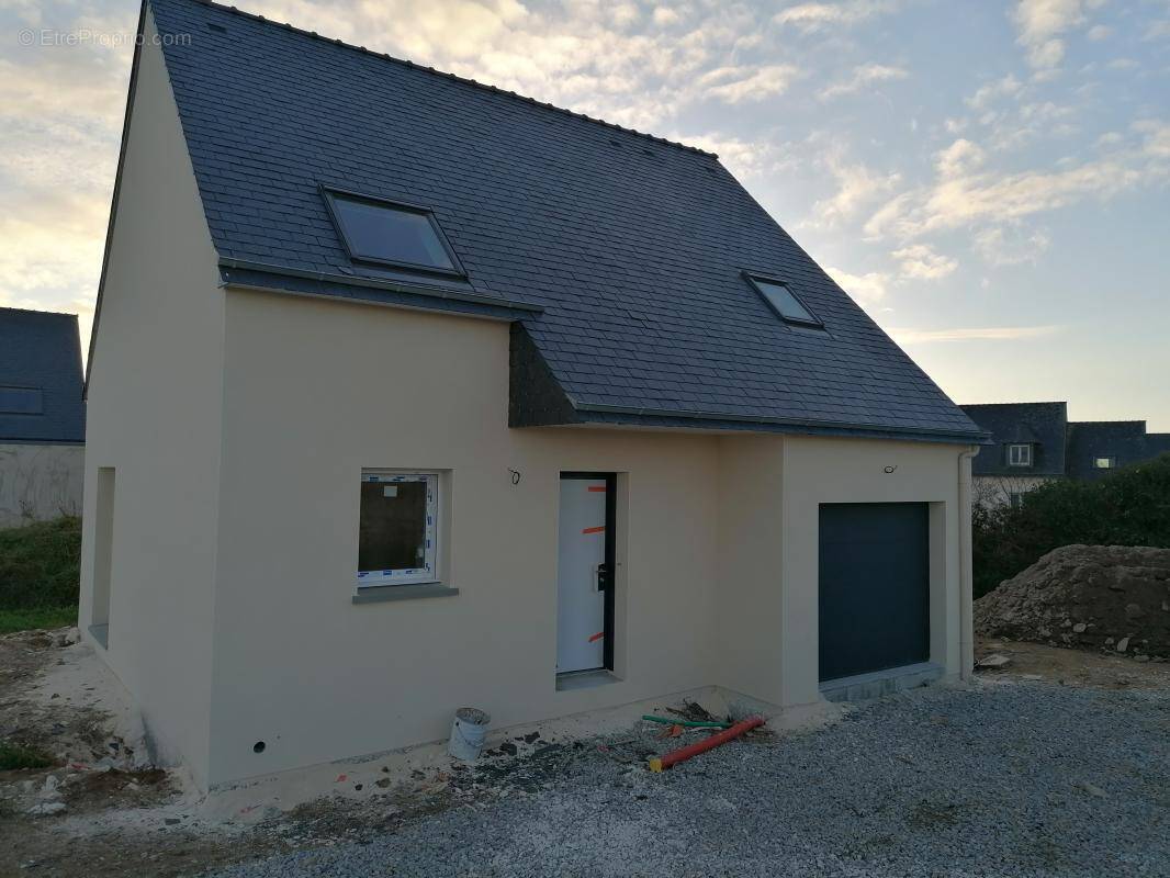 Maison à SAINT-THONAN