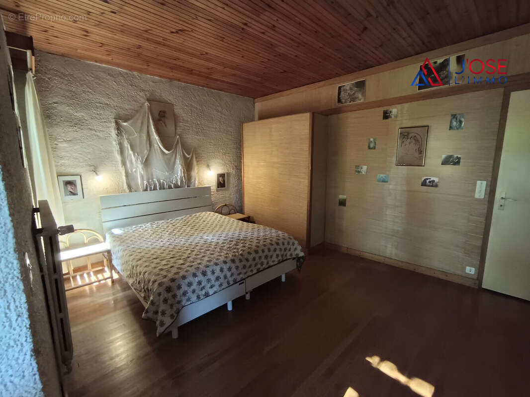 Espace nuit apaisant - Maison à CRISSEY
