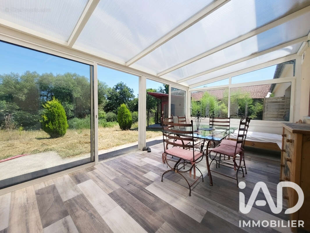 Maison 218 m² à Marlemont  - photo 3