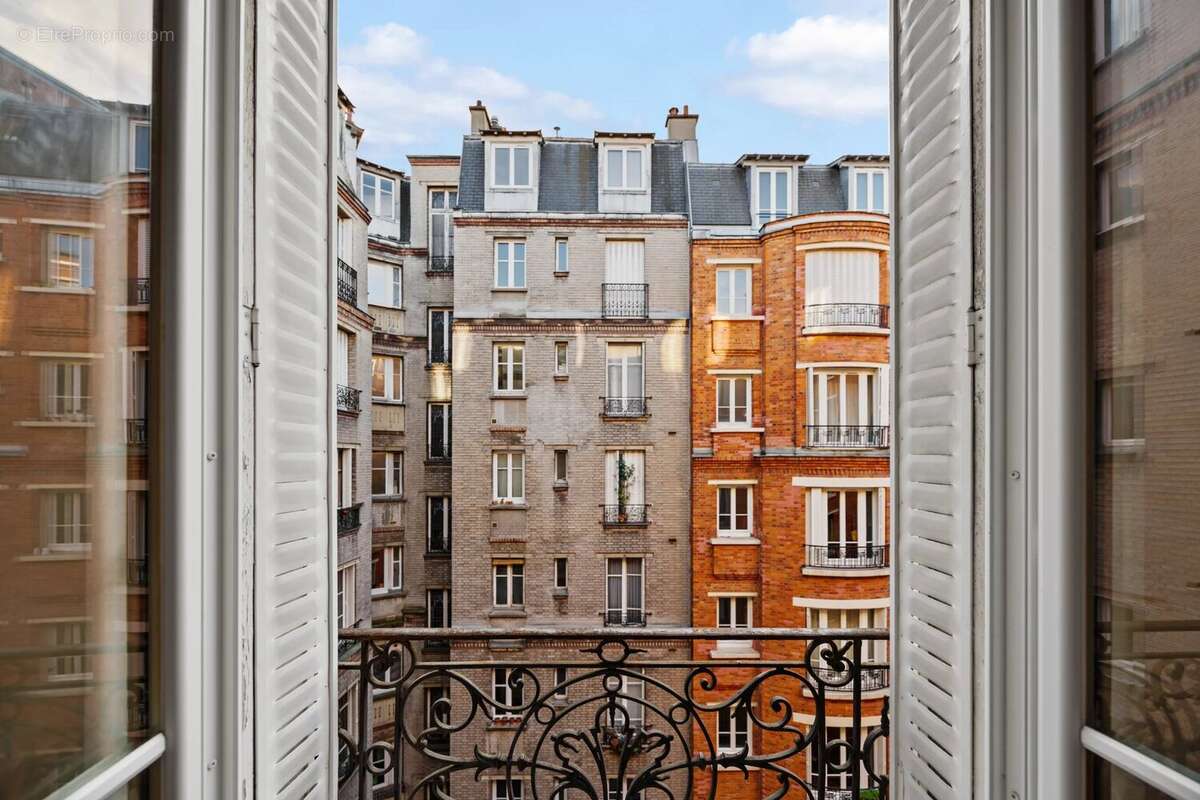 Appartement à PARIS-18E