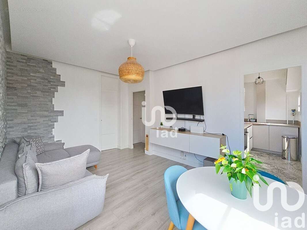 Photo 2 - Appartement à SURESNES