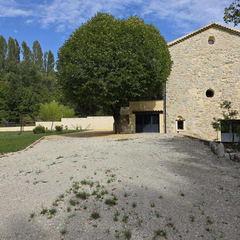 Mas en pierre - photo 23