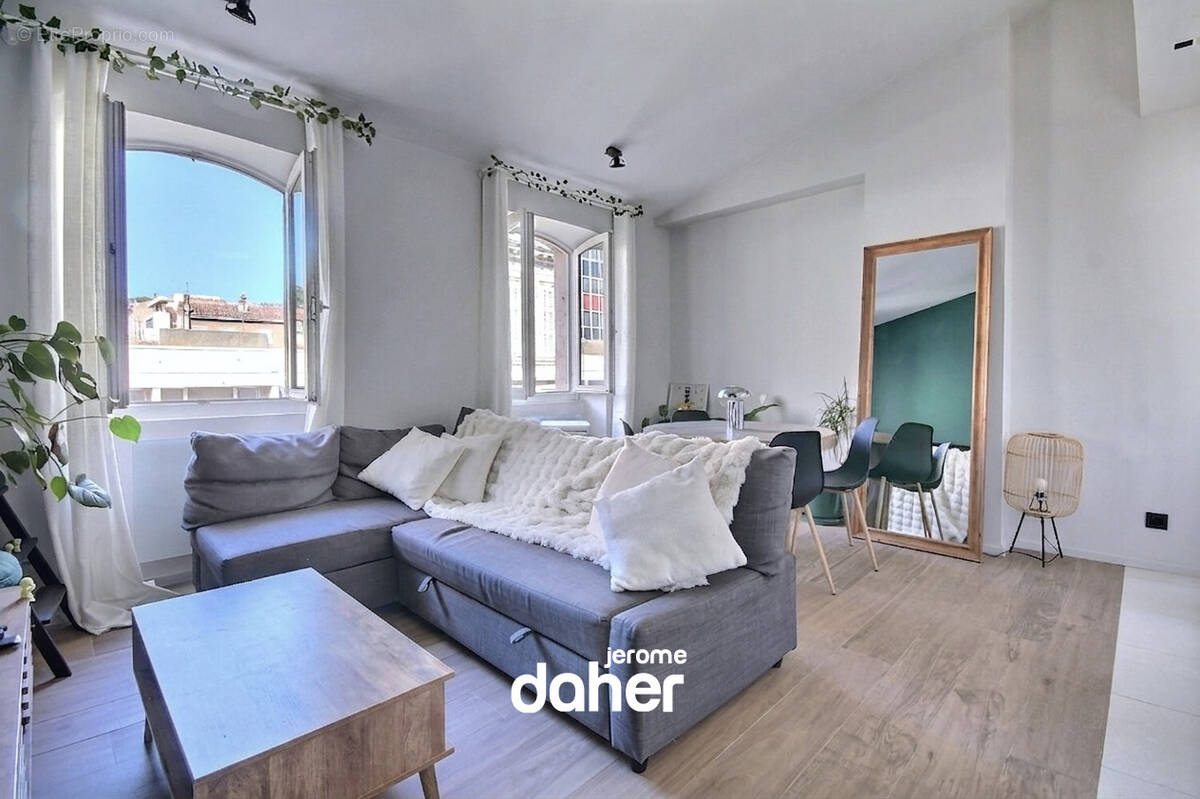 Appartement à MARSEILLE-6E
