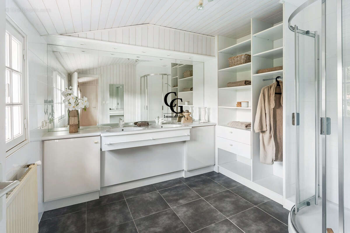 Maison à SAINT-SEBASTIEN-SUR-LOIRE