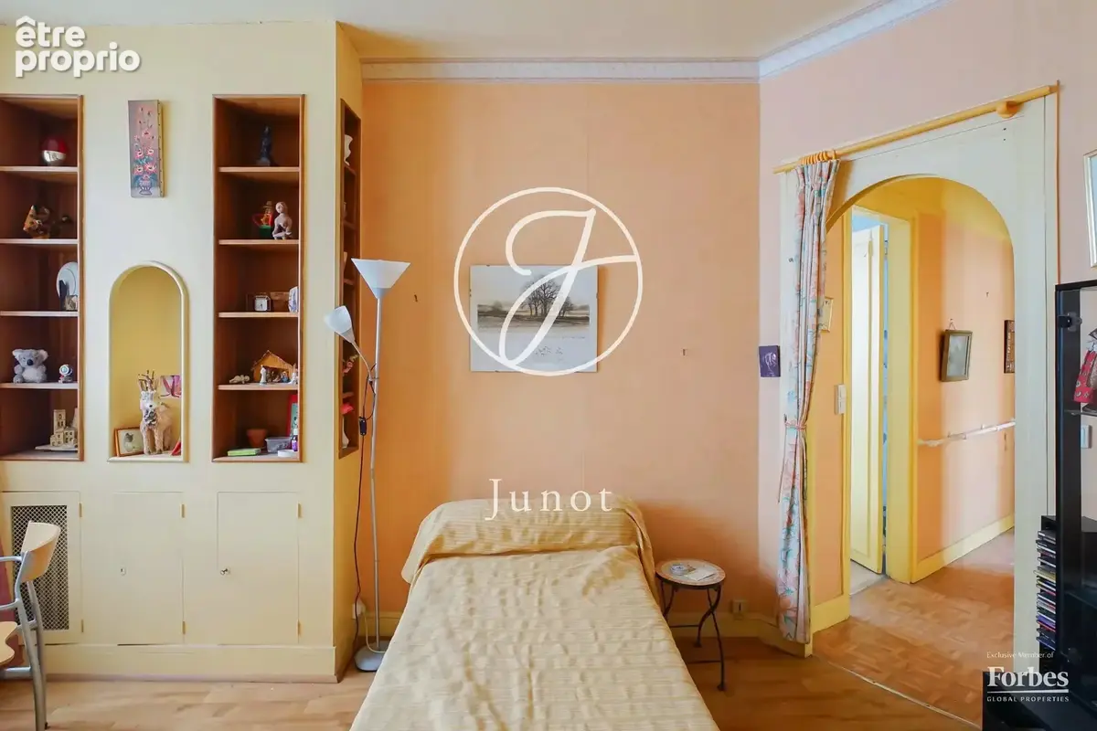 Paris 18e - MARCHÉ SAINT-PIERRE / JARDIN DU SACRÉ-CŒUR - Appartement - 41,20m² Carrez - Calme - photo 11