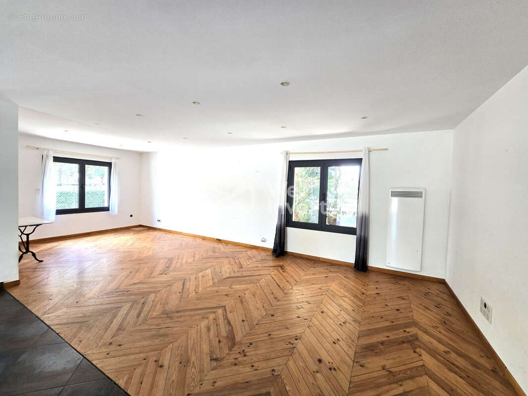 Maison 250 m² à Castelsarrasin  - photo 8