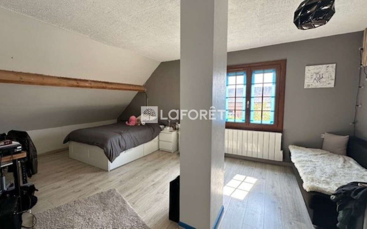 Maison familiale 5 chambres avec sous-sol total et jardin centre de PREAUX - photo 9