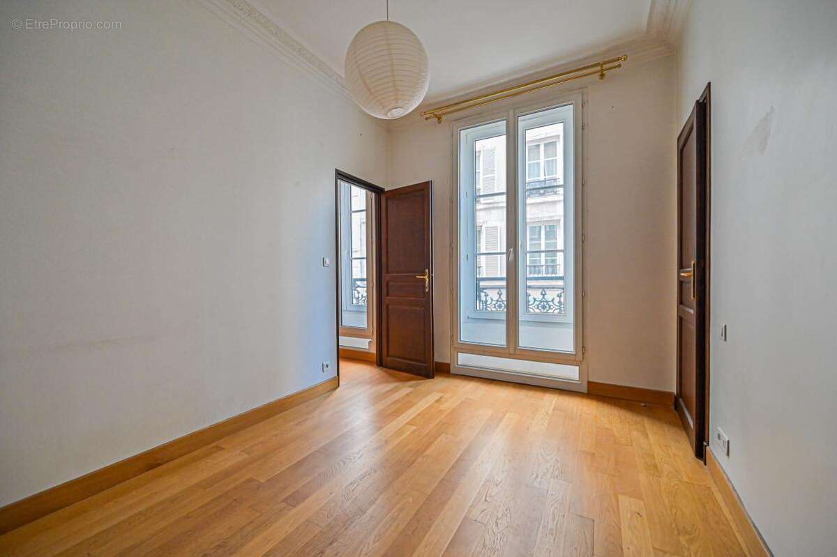 Appartement à PARIS-9E