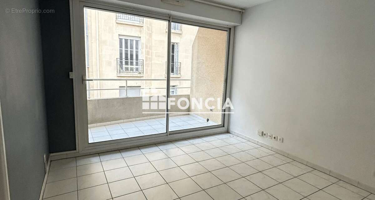 Appartement à MARSEILLE-5E