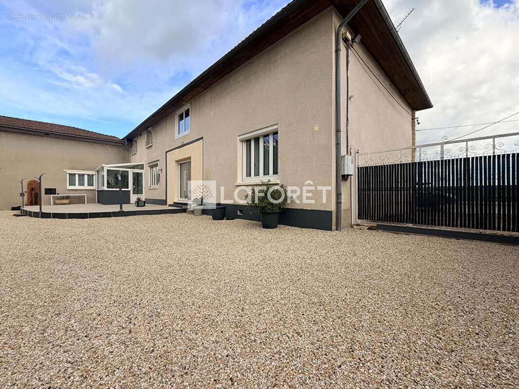 Maison à COURTISOLS