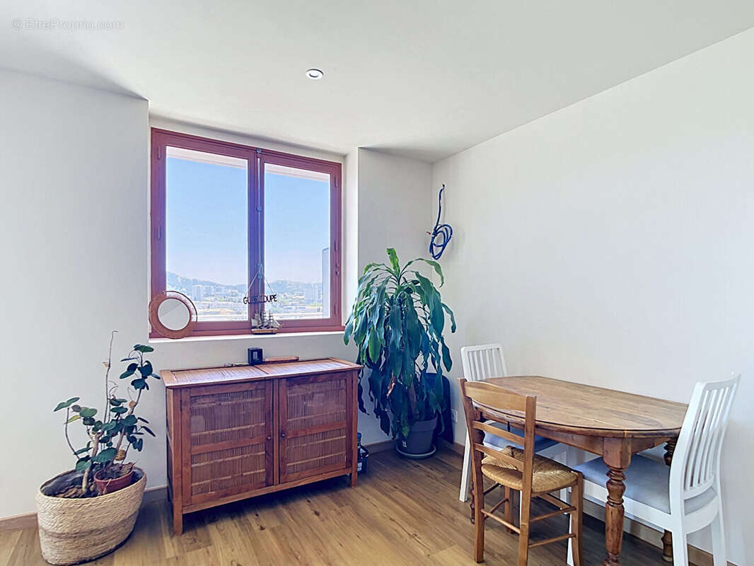 Vue PANORAMIQUE IMPRENABLE  : Appartement T3 à vendre au 12ème étage à Marseille - Quartier Michelet - photo 18