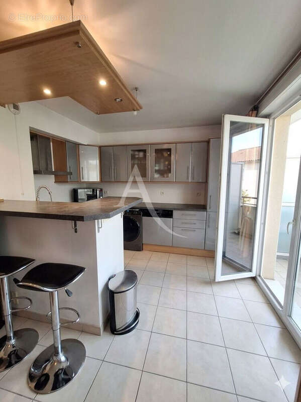 Appartement à COMBS-LA-VILLE