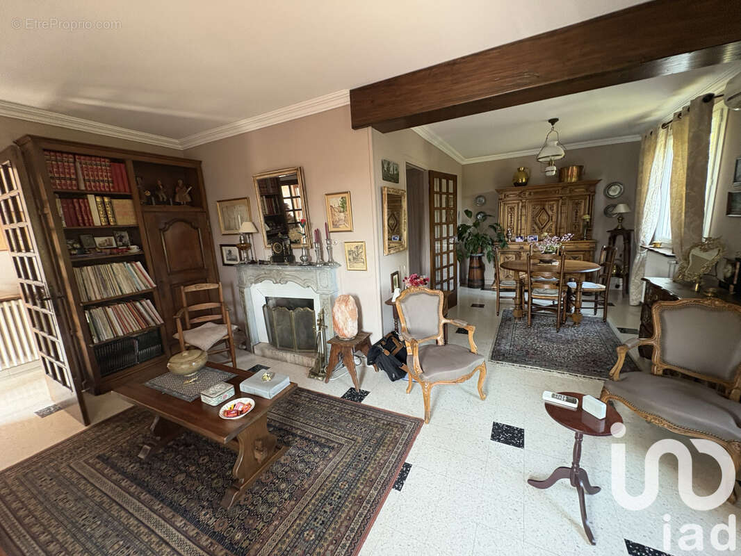 Photo 8 - Maison à SAINT-ETIENNE-DE-FONTBELLON