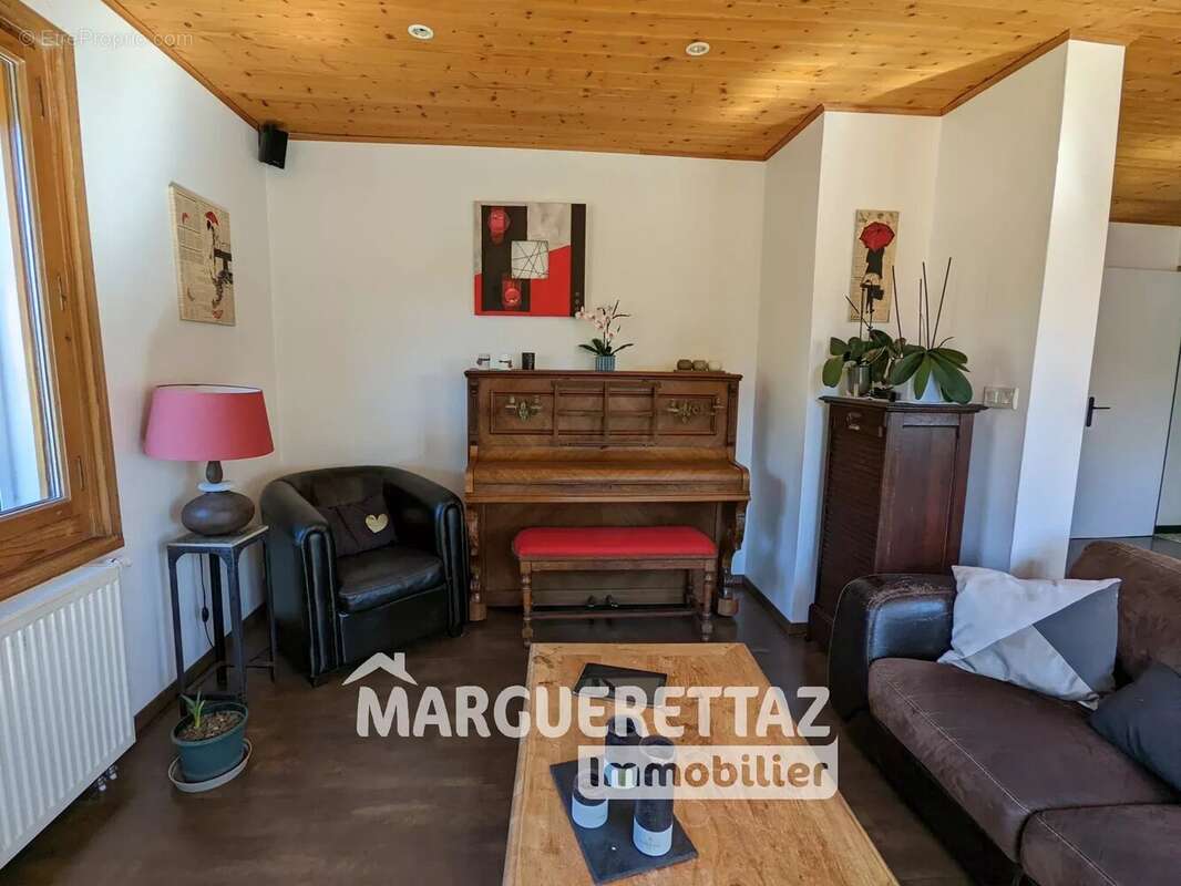 Maison à ONNION