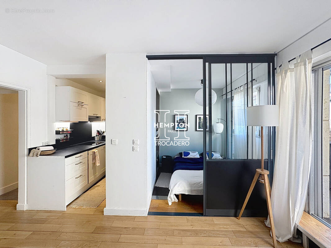 Appartement à PARIS-16E