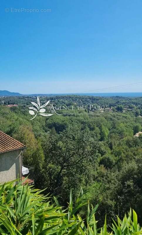 Maison à TOURRETTES-SUR-LOUP