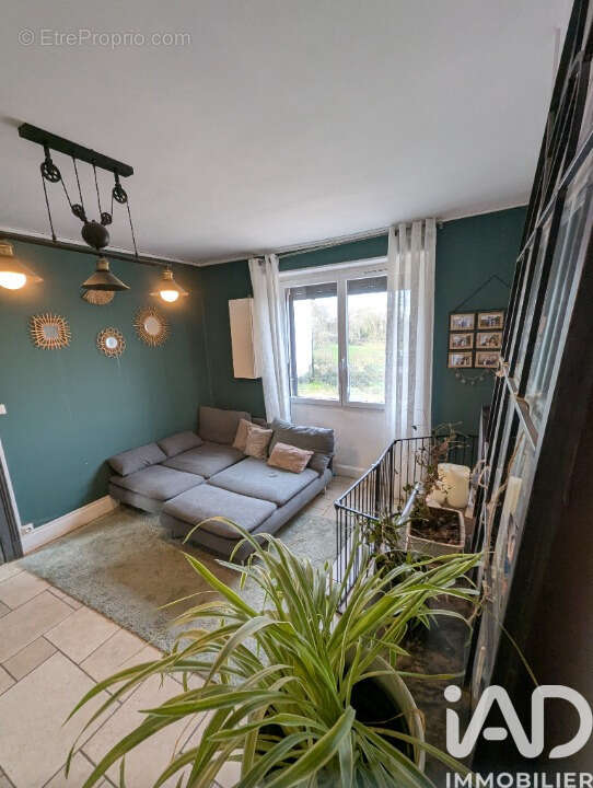 Maison 93 m² à Mont-Saint-Sulpice  - photo 6