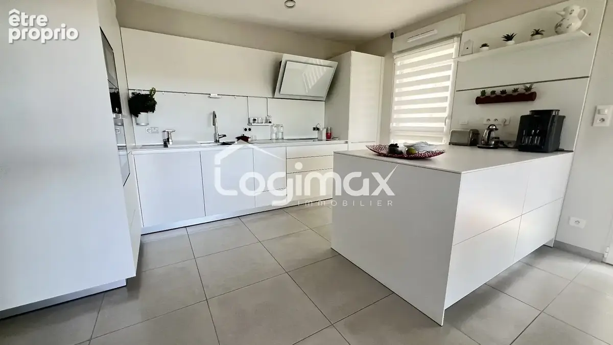 Appartement 4 pièces 82 m² à vendre à La Rochelle (17000) - photo 4