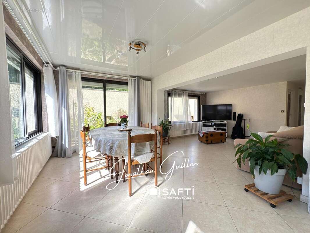 Maison 123 m² à Villeneuve-Le-Comte  - photo 5
