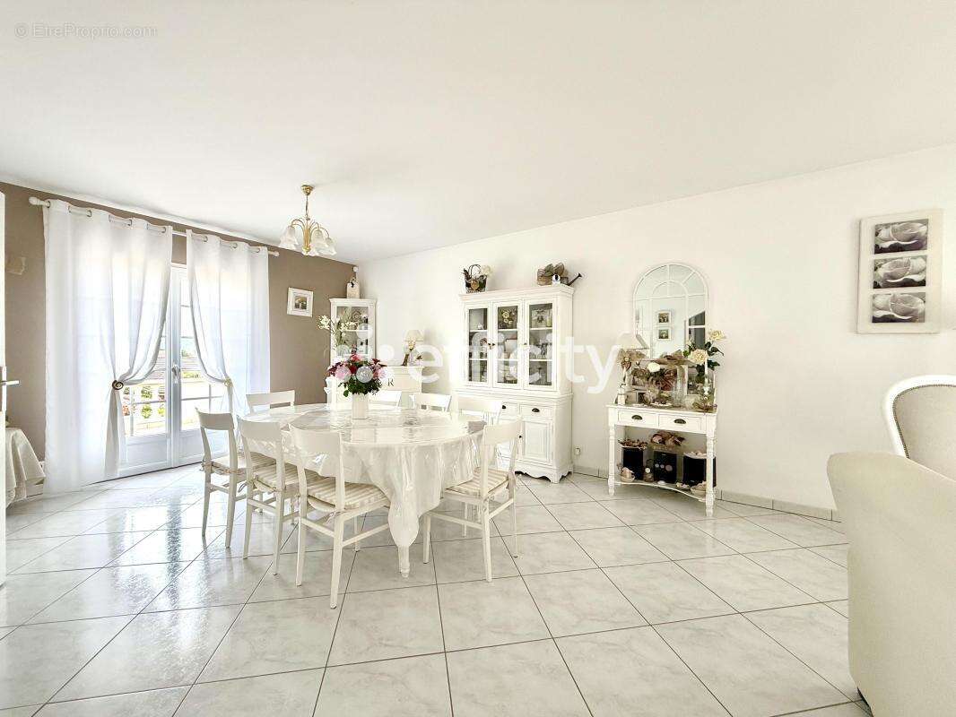 Maison à MERCIN-ET-VAUX