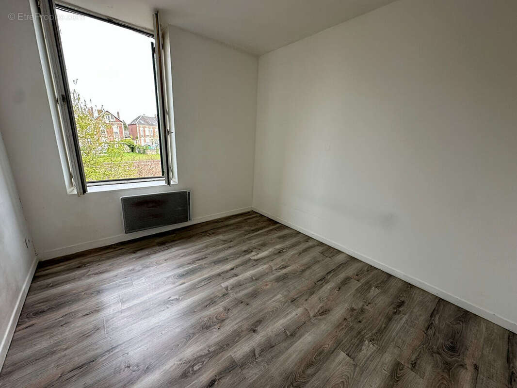 Immeuble Muille Villette 29 pièce(s) 450m² - photo 5