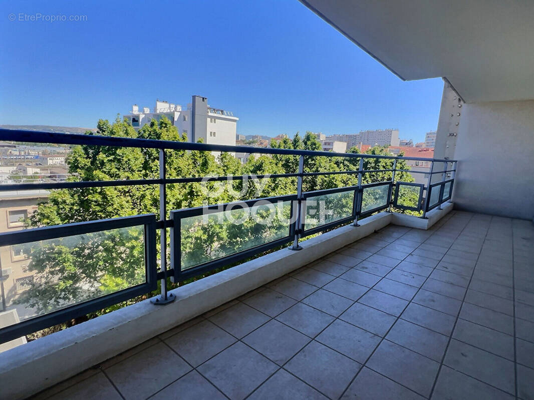 Appartement à MARSEILLE-1E